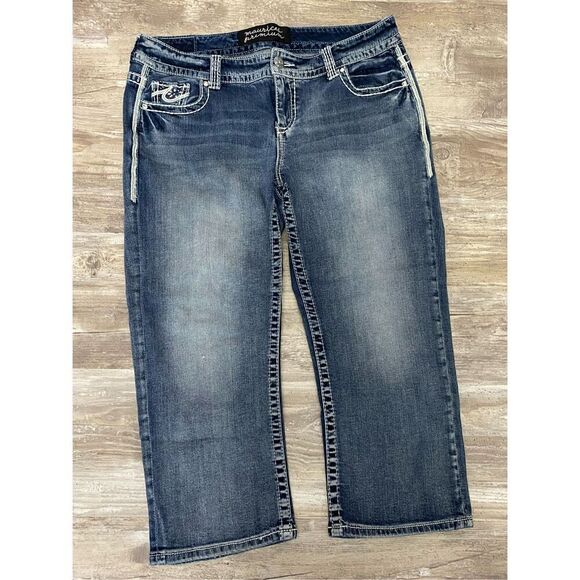 Maurice’s Premium Capri Jeans Rhinestone Embroidered Women’s Sz 16 Regular - Picture 1 of 7
